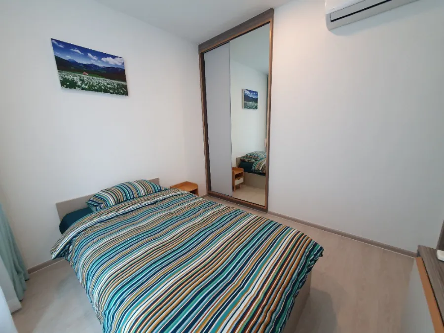 Condo for rent, Knightsbridge Phaholyothin-Interchange, 2 bedrooms, 2 bathrooms, 12th floor, fully furnished, pool view, good price, book now.