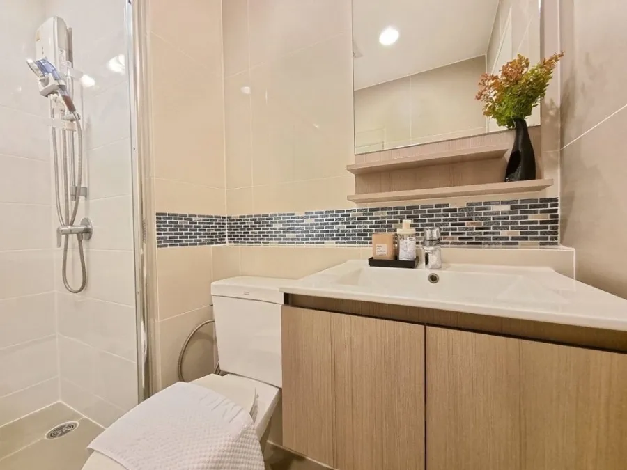 Condo for sale, Fuse Miti Ratchada-Sutthisan, corner room, good view, decorated in white tones, very inviting, book now.
