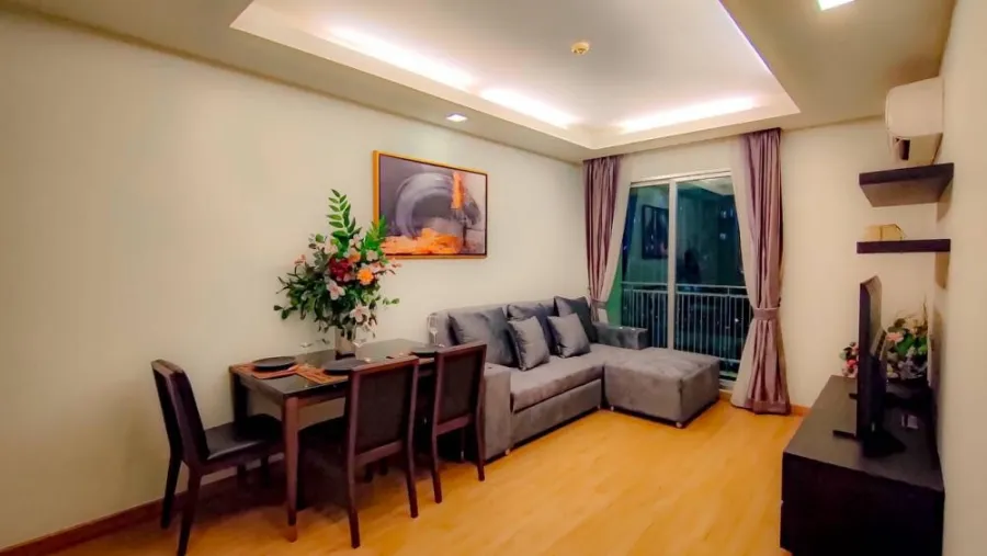 Urgent sale!! True Thonglor Condo, luxury condo, spacious room, corner room, beautiful view, fully furnished, ready to move in, hurry and reserve now!
