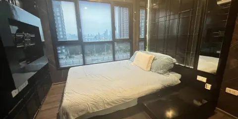 ขาย ให้เช่า The base park east ห้องตกแต่งบิวท์อิน โทนสีเข้มเรียบหรูดูแพงมาก หิ้วกระเป๋าเข้าอยู่ได้เลยจ้า