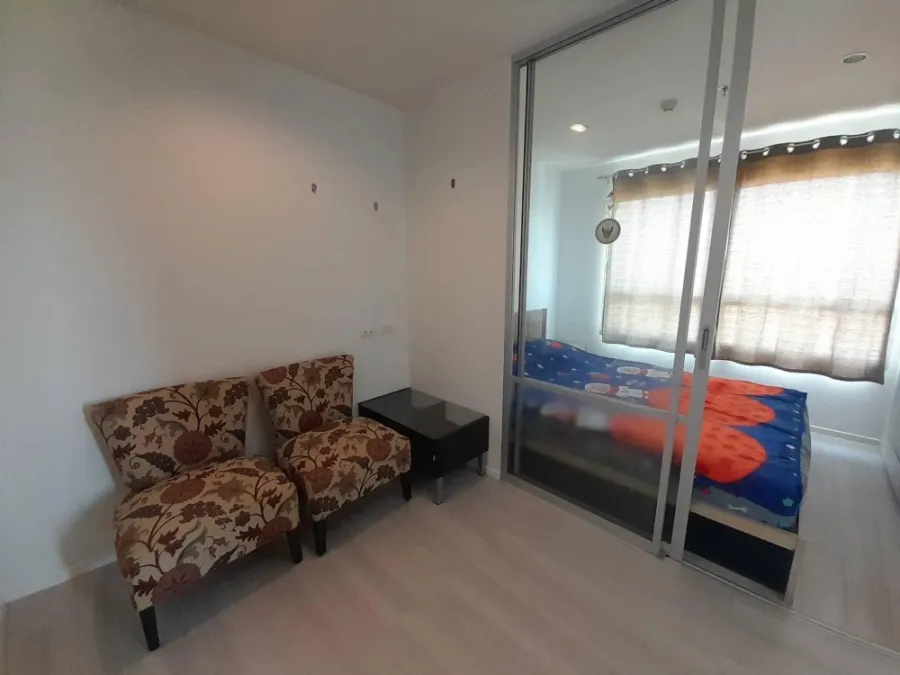 For rent: Lumpini Park Phetkasem 98, high floor, separated rooms, great price. Don't just look and reserve now.