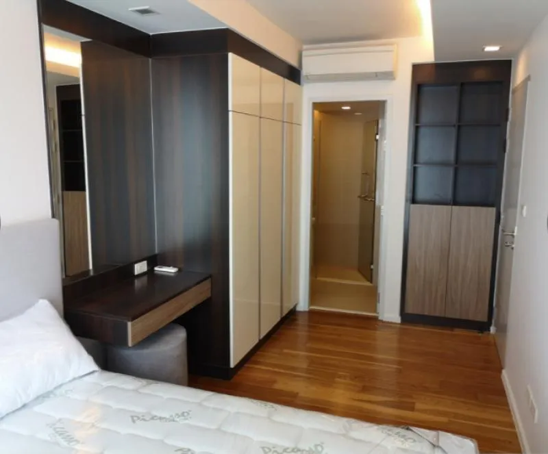 Condo for rent, Focus at Ploenchit, very beautiful room, fully furnished, ready to move in, beautiful city view, convenient transportation, near BTS Hurry up and grab it.