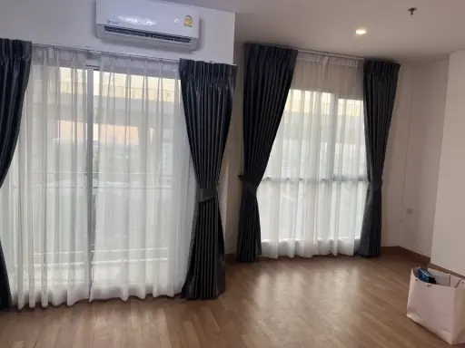 Selling an unfurnished Lumpini Place Rama 3-Riverine unit. Perfect for those who love to decorate their own space. Don't miss out! Book now before it' images