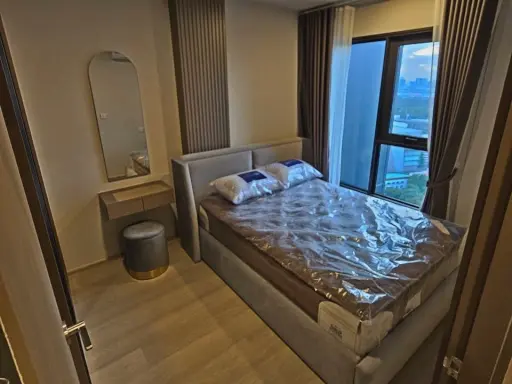 For rent: Life Phahonyothin-Lat Phrao, 27th floor, very high, great city view, fully built-in, book now and you won't be disappointed.