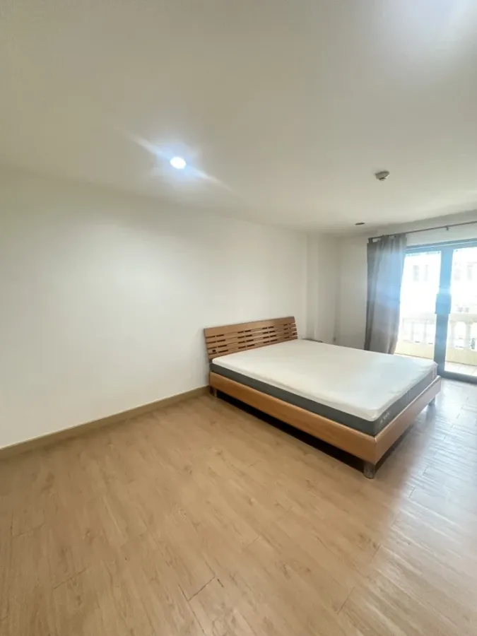 🏠🌃 ให้เช่า คอนโด สีลม เทอเรส 🏠🌃