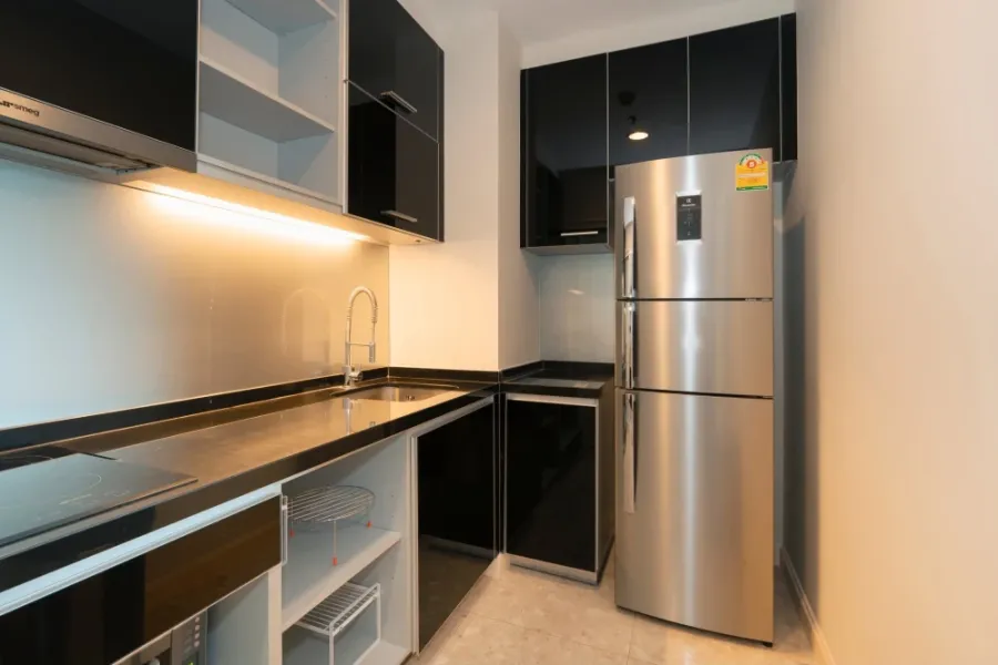 For rent: The Crest Sukhumvit 34. Spacious and comfortable unit with ample living space. Convenient and fully equipped. Book today! Don't miss out!