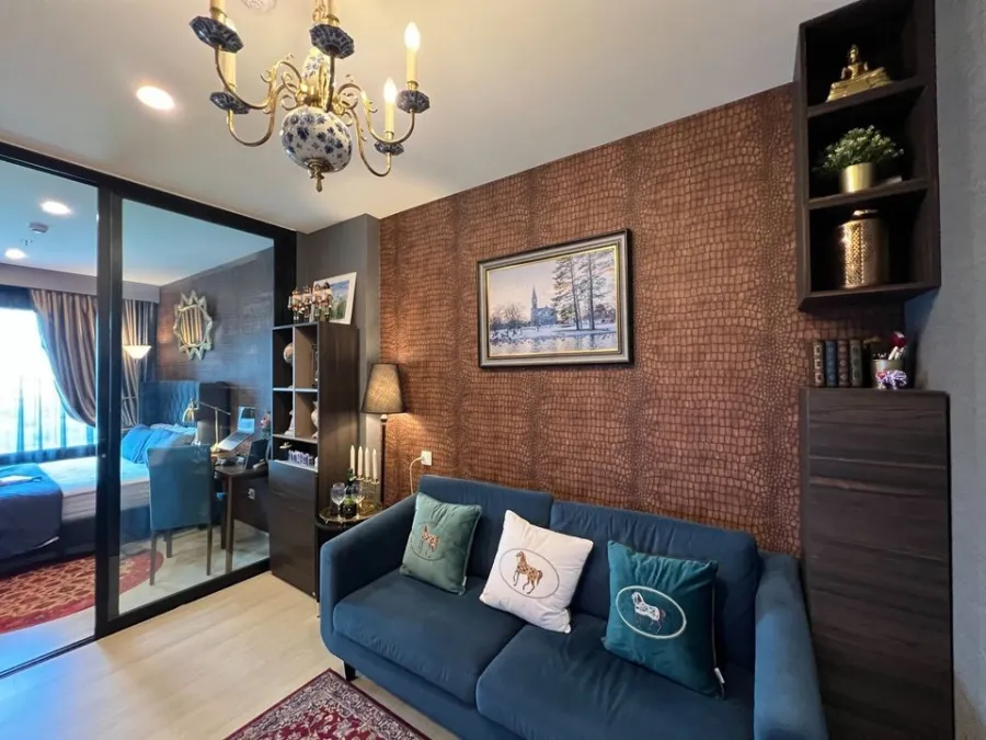 For sale or rent, Life Asoke, fully decorated room. The wallpaper is very beautiful and very livable. As good as this, you must reserve quickly.