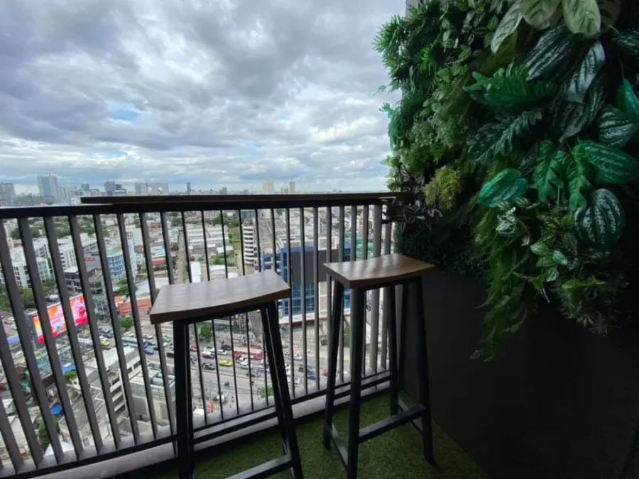 For rent or sale, Whizdom Avenue Ratchada-Ladprao, 18th floor, north, has a unique city view. Interested in moving quickly