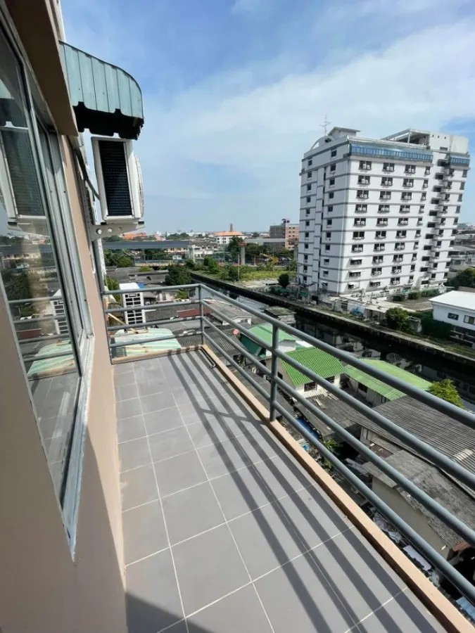 ขาย รัชดา เพรสทีจ ลาดพร้าว 48 ห้องกว้าง เฟอร์ครบ แถมอ่างอาบน้ำอย่างดี จองก่อนได้อยู่ก่อนเลยจ้า