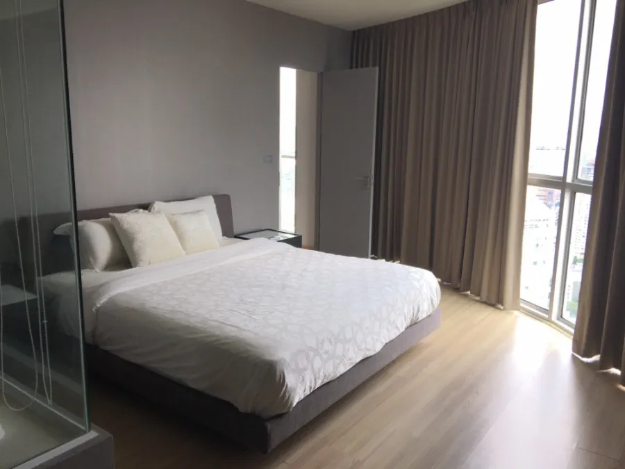 Condo for sale/rent Skywalk and Welz Residence, high floor, beautiful view, near bts Phra Khanong, good location, don't miss it!!