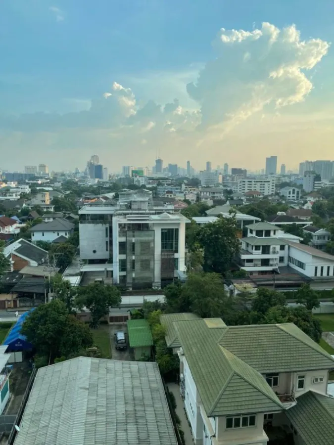 For rent, Lumpini Place Ratchayothin, large room, comfortable, fully furnished and electrical appliances, book now.