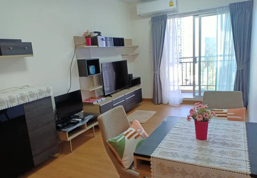 Sale/Rent Supalai City Resort Chaengwatthana. Swimming pool view, great price, ready to move in. Just bring your bags.