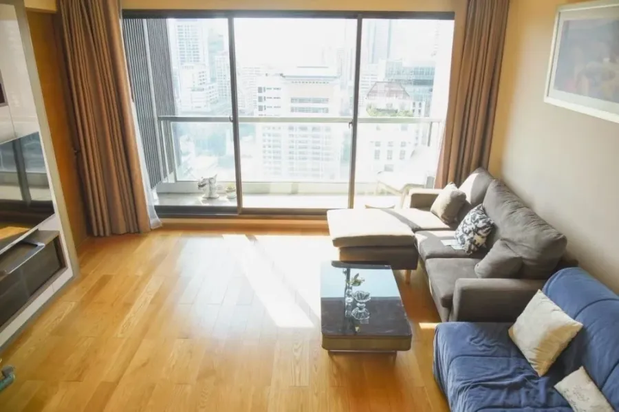 For sale or rent, The Address Sathorn, 2 bedrooms, lots of usable space. Comes with complete amenities. Book now.