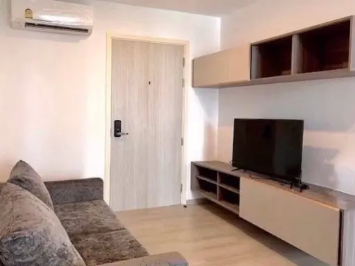 Kensington Phaholyothin 63 for sale, well decorated room, comes with lots of Buit-In furniture, reserve quickly.