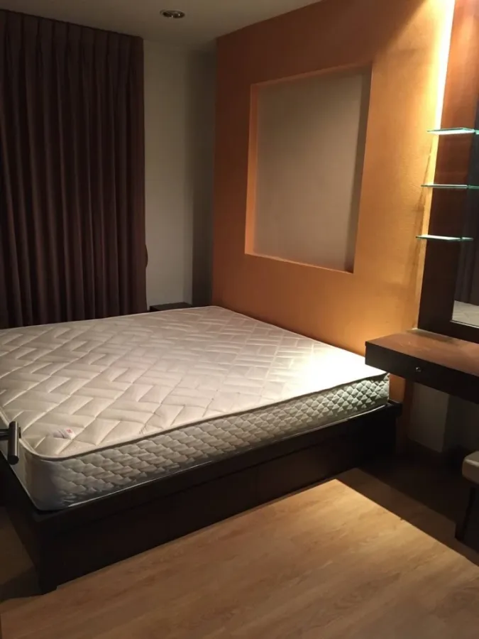 ให้เช่า คอนโด ดิ แอดเดรส สุขุมวิท 42 วิวสระว่ายน้ำ ห้องรีโนเวทใหม่ พร้อมอยู่ ห้ามพลาด!!