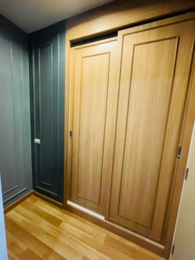 For rent, Ideo Ratchada - Huai Khwang, built-in furniture throughout the room. Let me tell you, it's very livable. Book now, hurry.