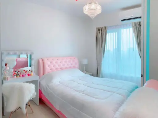 Princess's room, pink, decorated everything together. Like in a fairy tale CHAPTERONE ECO Ratchada-Huay Kwang