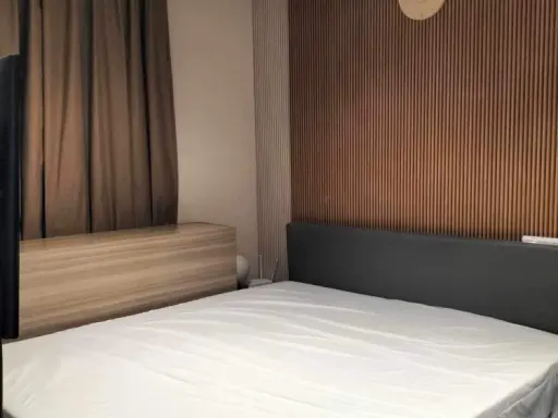 For rent: Altitude Unicorn Sathorn - Tha Phra, swimming pool view, high floor, adjustable sofa. Don't just look and book now.