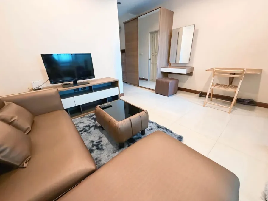 Country Ville Resort Condominium for rent. A lovely unit, fully furnished – just bring your bags and move in!