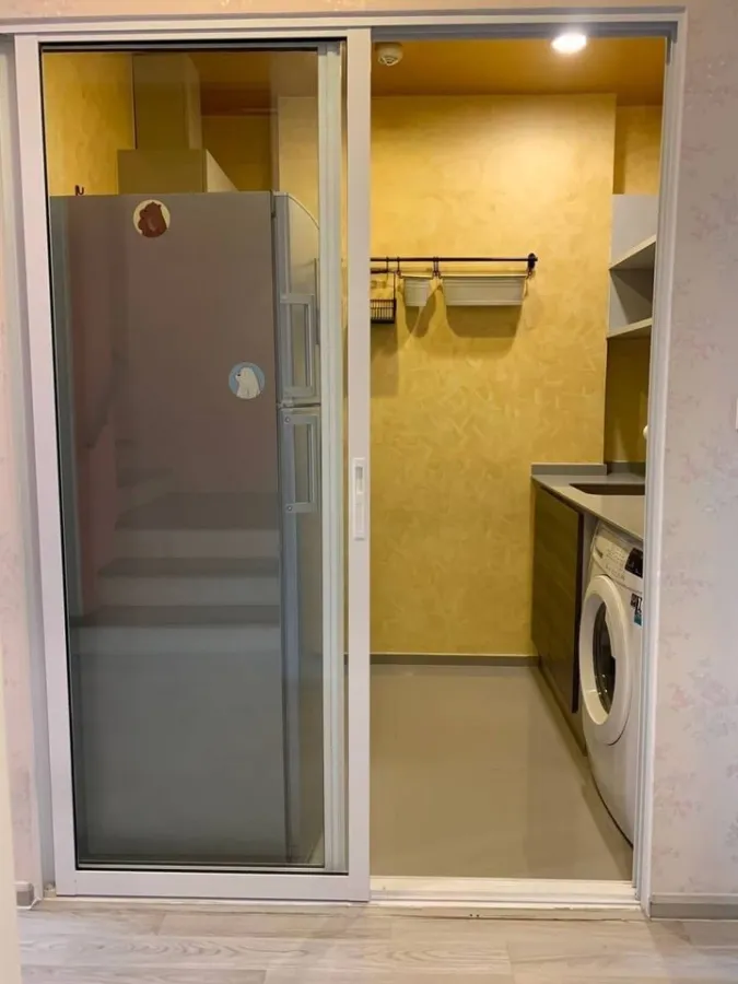 Urgent sale!! Condo Centric Ratchada-Huay Kwang Condo, good location, ready to move in right away, don't miss it!!