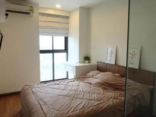 IDEO ลาดพร้าว 5 ห้องเฟอร์ พร้อมให้เช่า ชั้นสูง วิวสวย ลมเย็นๆในวันฝนพร่ำ กับเครื่งดื่มสักแก้ว ฟิน!! images