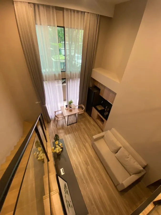 ขาย เช่า บลอสซั่ม คอนโด แอท สาทร-เจริญราษฎร์ ห้อง Duplex เพดานสูงโปร่งน่าอยู่มาก รีบจองให้ไวเลยจ้า