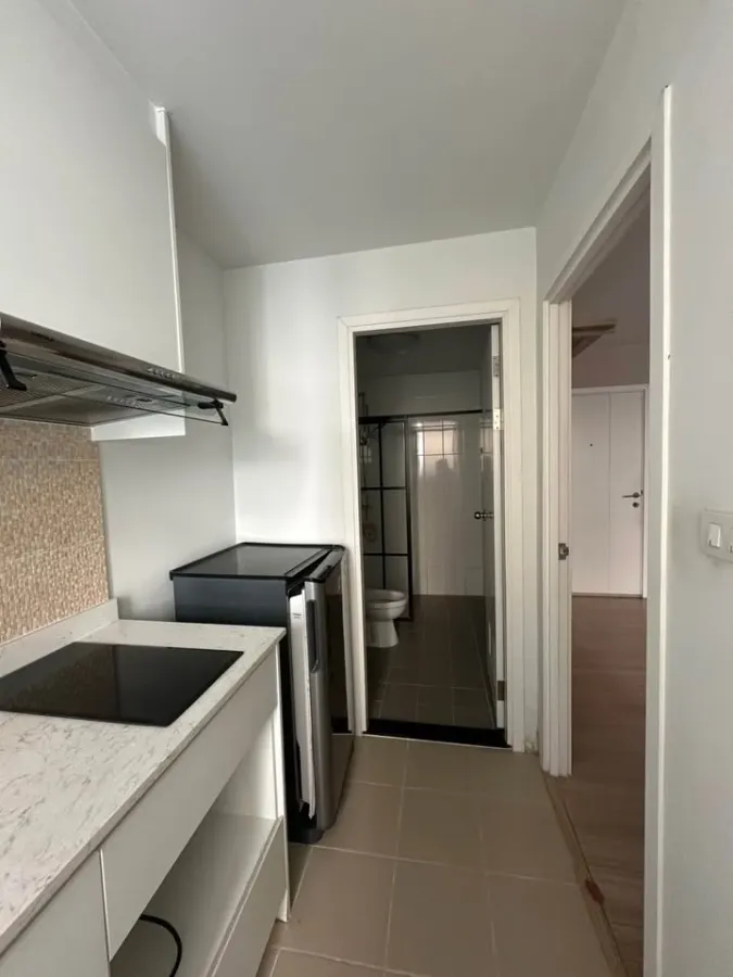 Selling Plum Condo Paholyothin 89. Unfurnished unit, perfect for those who love decorating. Don't miss this rare price, book now!