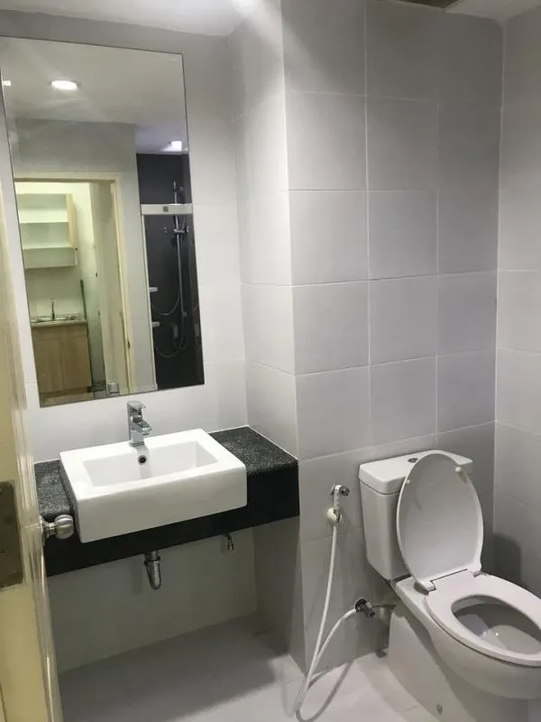 Sell / rent urgently !! Condo a space play, the best location, this room, good view, very shady, suitable for relaxing.