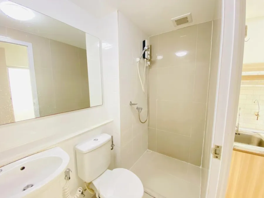 For sale Plum Condo Chaengwattana, separated rooms, perfectly divided into zones, not too expensive, must reserve now.