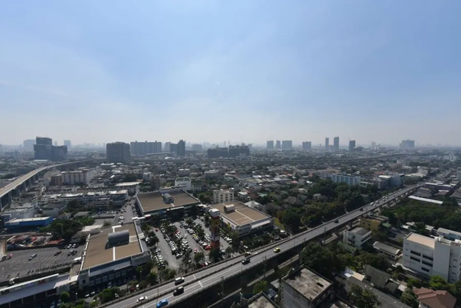 The room after a thousand but has a view after a million. Super bang. Full electrical appliances at The Parkland Ratchada-Wongsawang for rent.