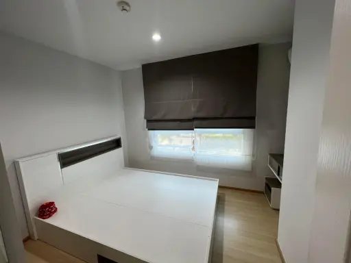 For sale: The Prop Condo Chaengwattana 12, swimming pool view. The room is not hot, airy, comfortable, good price like this, must reserve now.