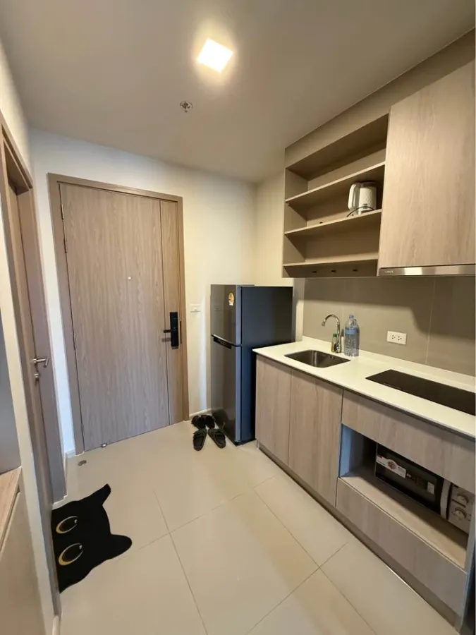 FLO by Sansiri condo for rent, fully furnished and equipped with appliances. Just bring your belongings and move in!