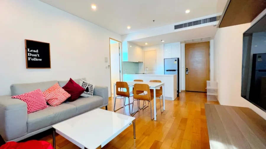 For rent: The Breeze Narathiwas. Nice room, fully furnished. Book now!