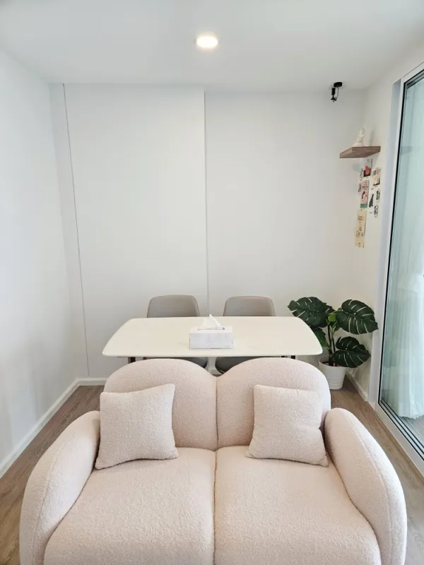 For rent sell : Chateau in town ratchayothin ห้องแต่งพร้อมอยู่ โทนสว่างอยู่แล้ว สบายตา ราคาสบายใจ จองเลย