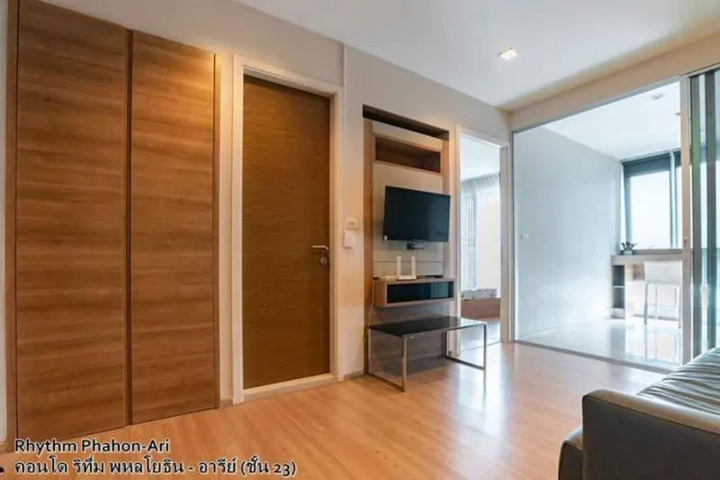 Rhythm Phahon-Ari for sale, new room, 1 bedroom, fully furnished, corner room, great view, hurry up, don't miss it.