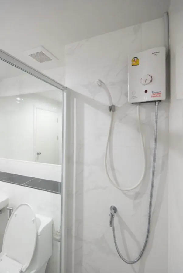 ให้เช่า คอนโด รีช พหลโยธิน 52 ชั้น 8 วิวสระ ห้องสวย ตกแต่งจัดเต็ม จองเลย อย่าปล่อยพลาด