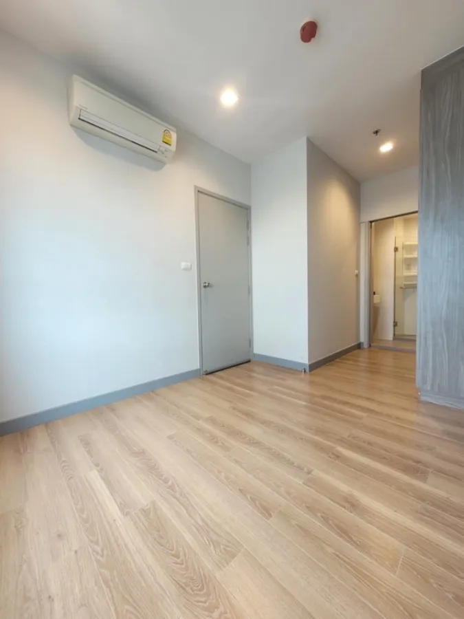 Condo for sale: Chapter One Midtown Lat Phrao 24, empty room, high floor, beautiful view, hurry and become the owner.
