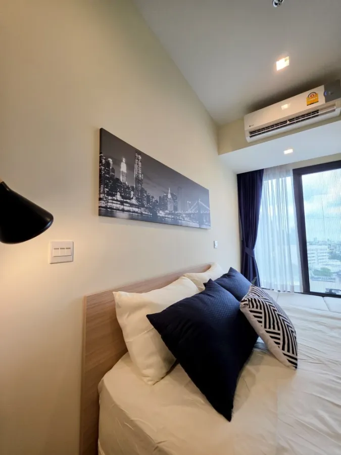 For rent: M Jatujak, high floor room, spacious and comfortable. Hurry and reserve now!