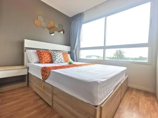 In the morning, Lumpini Ville Ratchaphruek - Bang Waek The room is ready Fully furnished + electrical appliances can carry the bag in