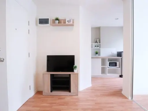 For sale, Lumpini Ville Nakhon In Riverview, 17th floor, simple but nice decorated room, ready to move in. Book now.