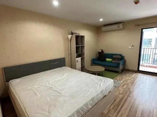 ขายคอนโด Regent Home 15 ห้องติดวอลเปเปอร์อย่างดี ห้องไม่แคบ โล่งอยู่สบาย รีบจองเลย images