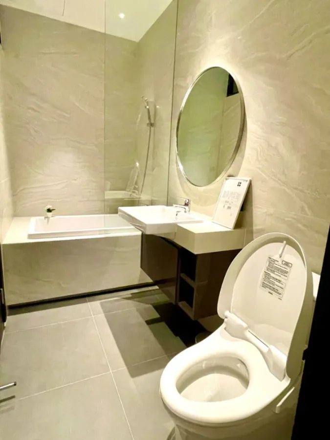 Selling The FINE Bangkok Thonglor-Ekamai, 26th floor, corner unit, fully furnished. Book now!