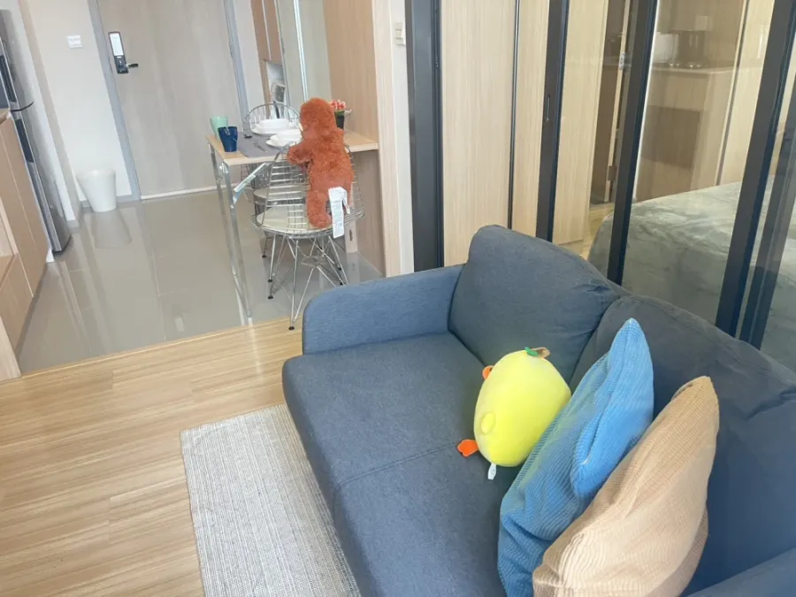 Condo M Chatuchak for rent, high floor room with spacious and comfortable room. Hurry and reserve now!