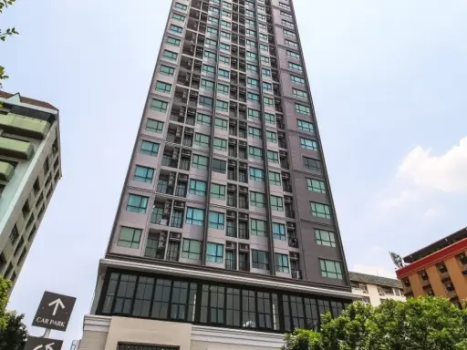Condo for sale, Knightsbridge Collage Ramkhamhaeng, beautiful room, pool view, good weather, convenient transportation, ready to move in, book now!