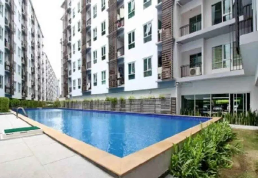 For sale: Regent Home 25 Tiwanon, open room with bed and large wardrobe. Complete with a complete set of furniture, must be arranged now.