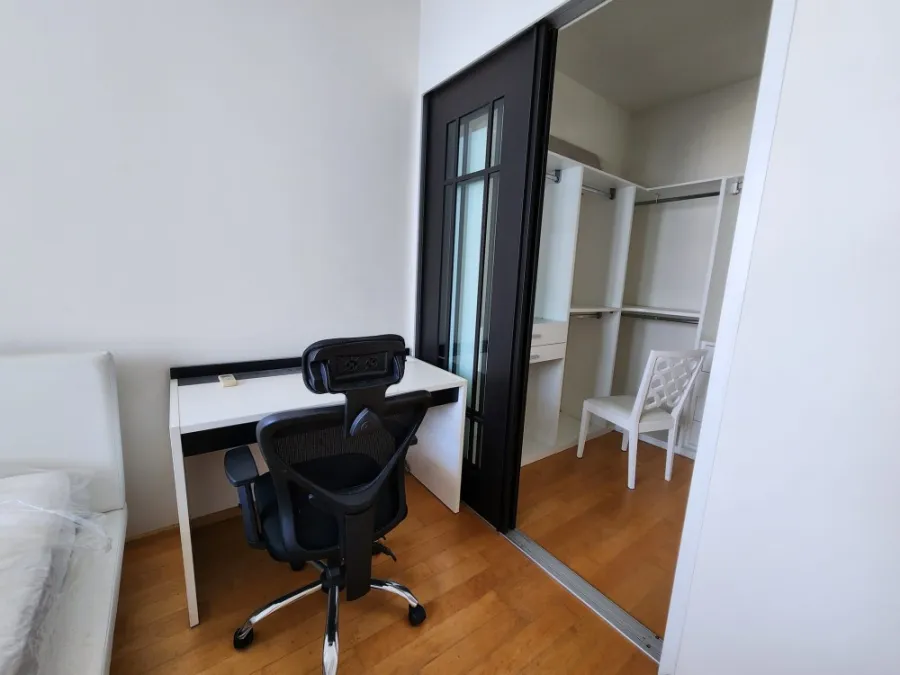 For rent, Villa Ratchathewi, spacious room, 26th floor, open view, complete with facilities, don't wait.