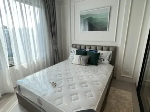 Condo for rent at Life Sathorn-Sierra. Beautifully decorated unit with full built-in furniture. Ready to move in immediately. Don't miss this opportun images