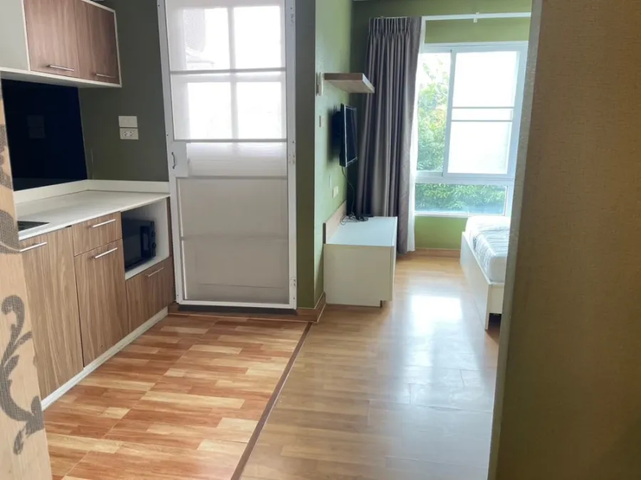 For sale: The room 3 @ sea, a nice room, good location, comes with complete amenities, just bring your bags and move in.