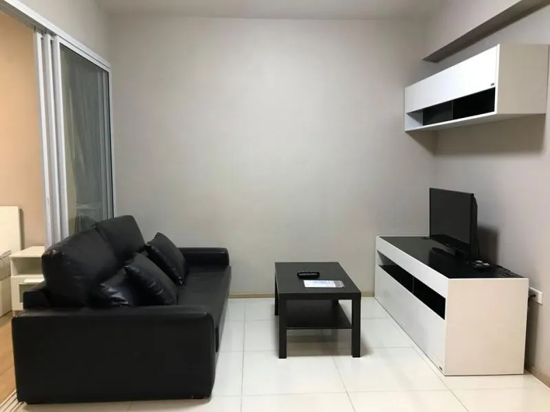 Rent Fuse Mobius Ramkhamhaeng Station, corner room, get the morning sun, fully furnished, beautiful room, book and will not regret.