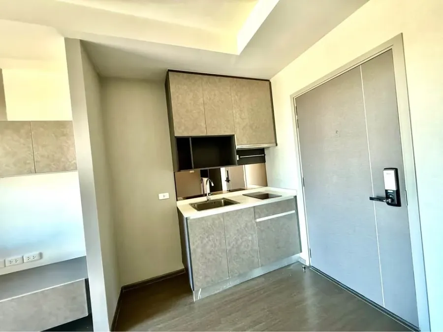 IDEO Phahonyothin-Chatuchak for sale, 18th floor, size 36.01 sq m., next to BTS Saphan Khwai, move in now, don't hesitate.